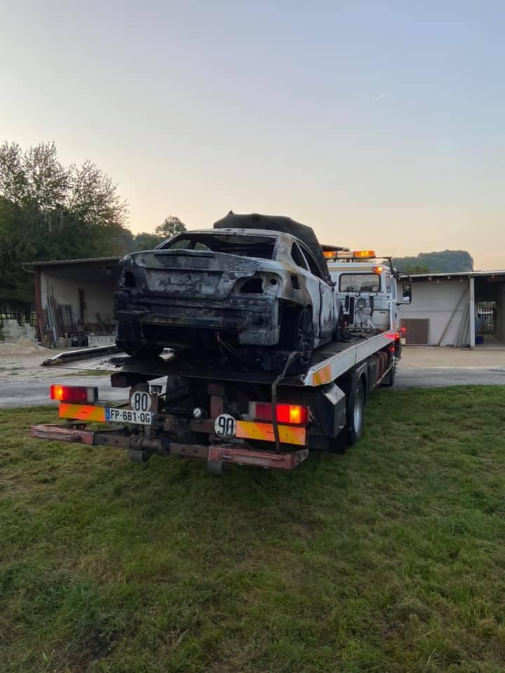 Remorquage de voitures Briord