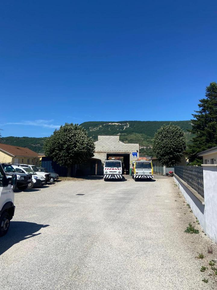 Remorquage de voitures Briord